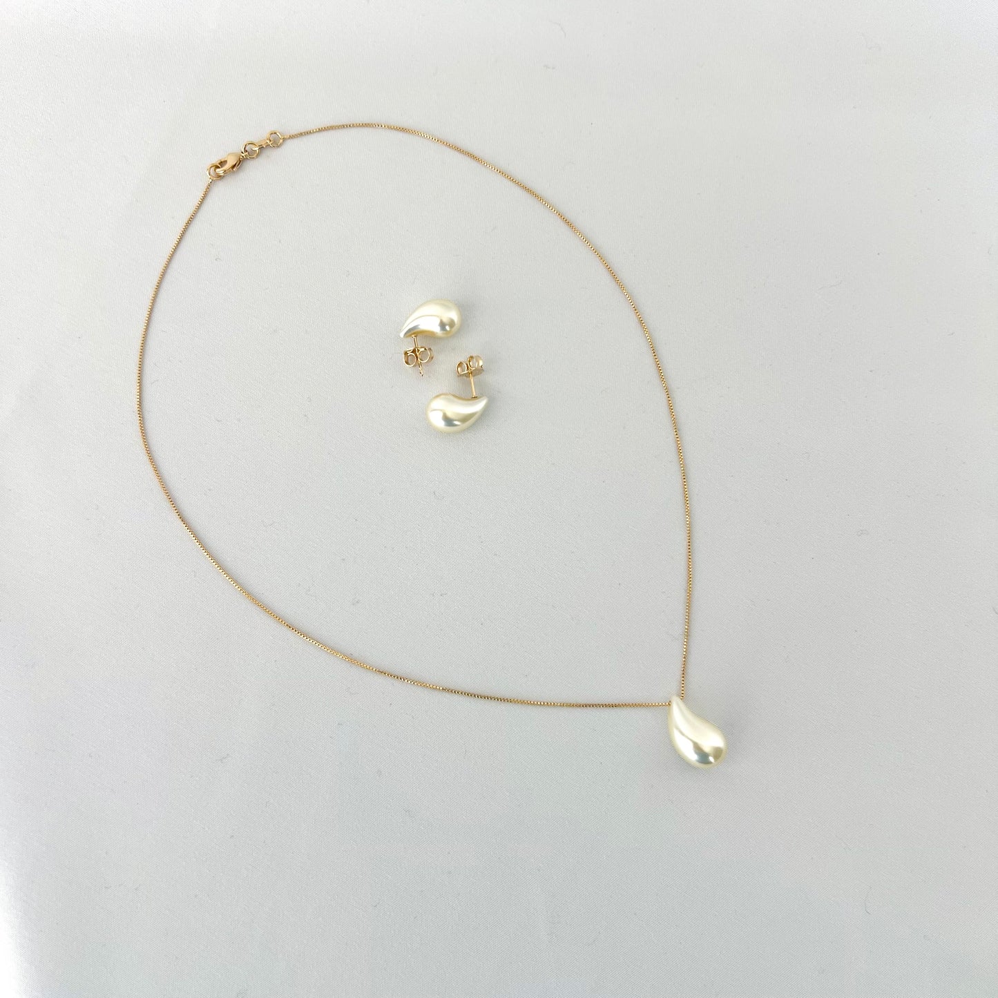 Pearl Teardrop Earrings
