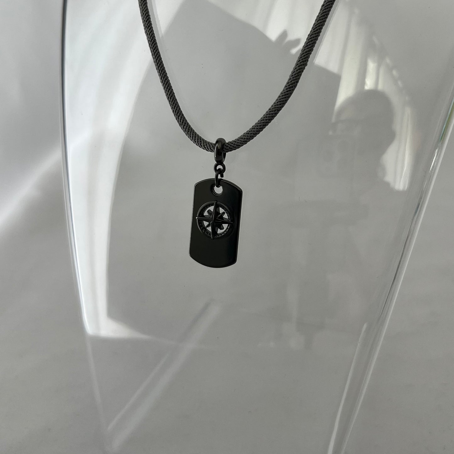 Trail Compass Tag - Mário Britto