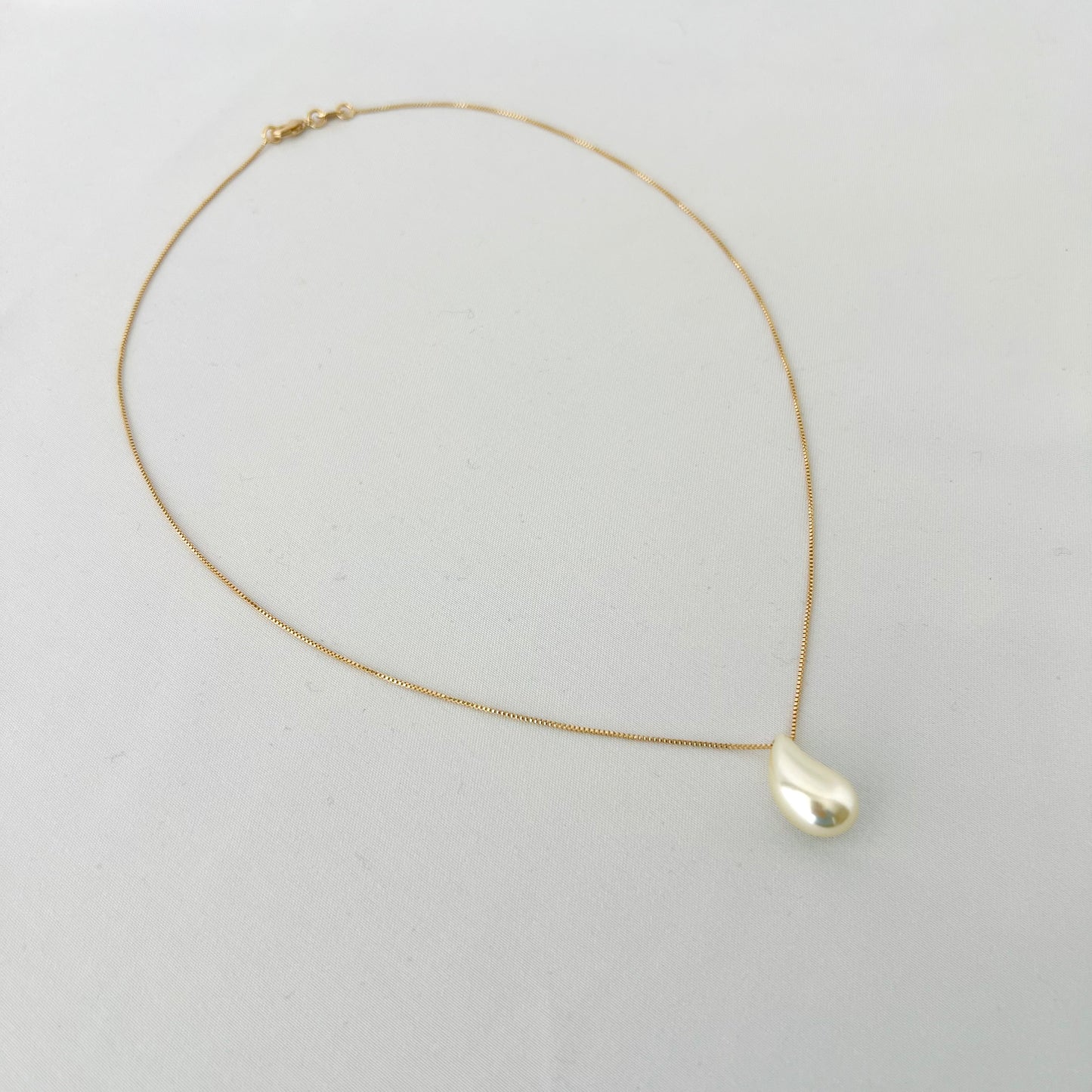 Box Chain Pearl Teardrop Charm Necklace
