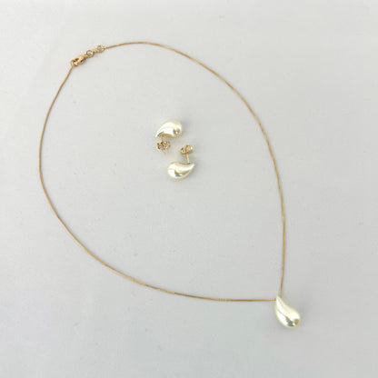 Pearl Teardrop Earrings