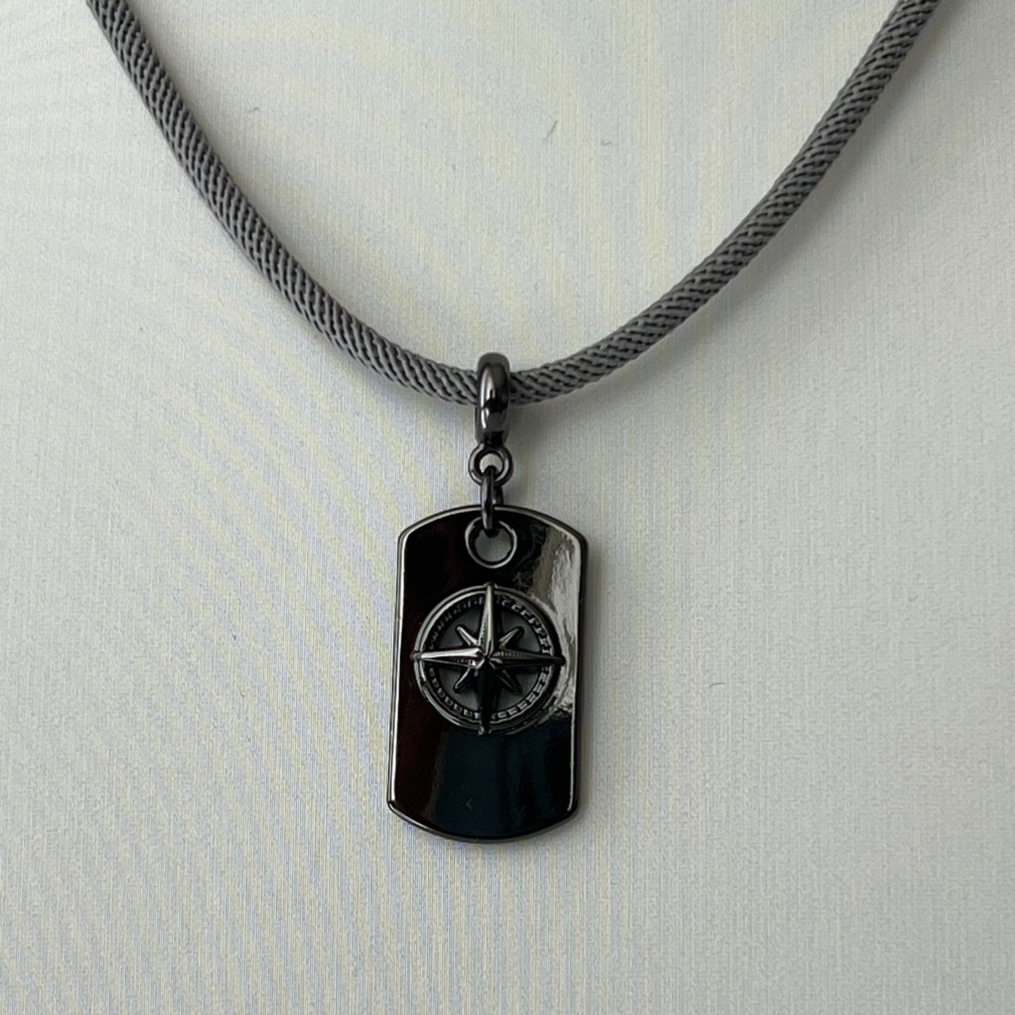 Trail Compass Tag - Mário Britto