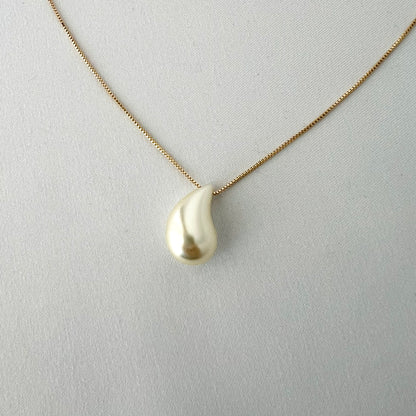 Box Chain Pearl Teardrop Charm Necklace