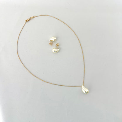 Box Chain Pearl Teardrop Charm Necklace