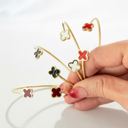 Kisses Wire Cuff Bracelet